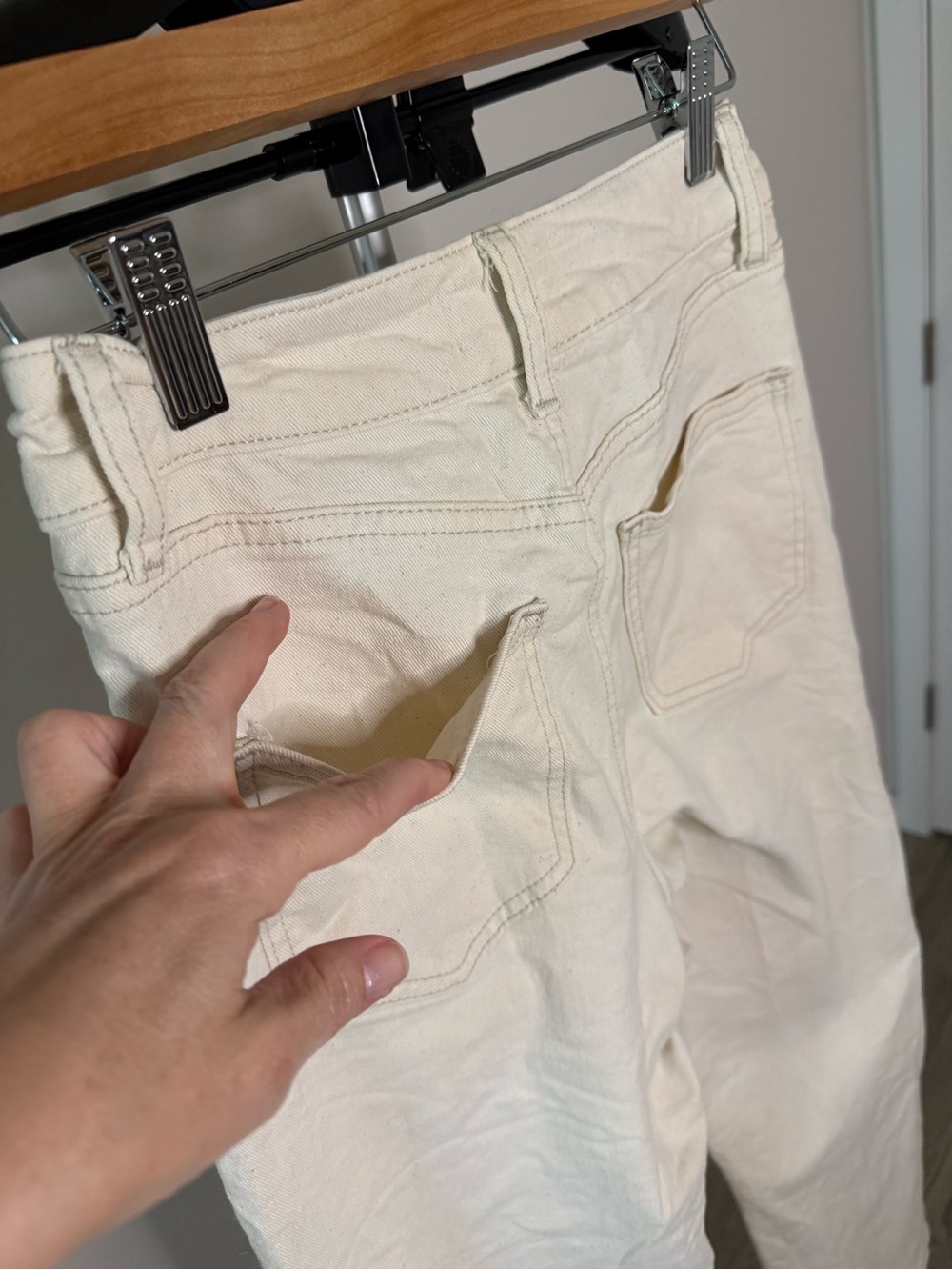 Easy Clothes “Solange” Cream Straight Leg Jeans – Size 34 / XS – Like New - Picture 6 of 9